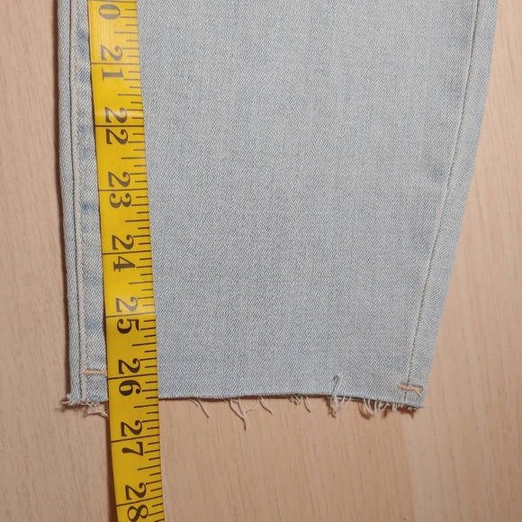 NWT GOOD AMERICAN Light wash good waist crop skinny jeans - Picture 14 of 16